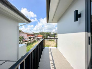Newly built 2-storey house, 4 bedrooms, modern style, Nong Kwai Subdistrict, Hang Dong District, Chiang Mai Province, near the Royal Flora,