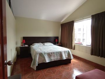 Venta De Casa De 3 Pisos En Zona Exclusiva De La Molina