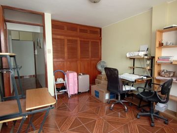Venta De Casa De 3 Pisos En Zona Exclusiva De La Molina