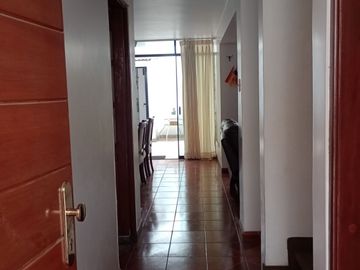 Venta De Casa De 3 Pisos En Zona Exclusiva De La Molina