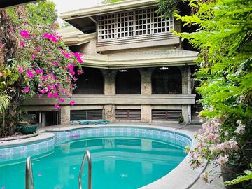 🏡 FOR SALE: Main & Guest House in Blue Ridge A, Quezon City