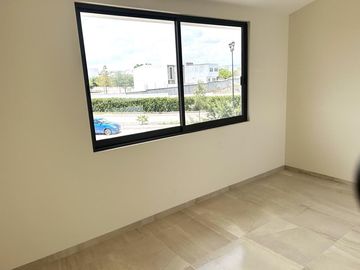 Casa en venta en Ciudad Maderas Querétaro En desniveles y bonito condominio