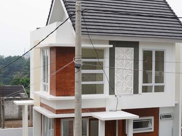 Rumah Hisa Cibinong, Baru 2 LANTAI Harga Murah Mewah Townhouse New Tengah Cibinong Bogor Jual Dijual