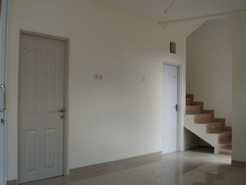 Rumah Hisa Cibinong, Baru 2 LANTAI Harga Murah Mewah Townhouse New Tengah Cibinong Bogor Jual Dijual