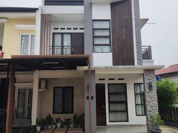 Rumah PM Sawangan,Pinggir Jalan Raya,Murah 2 LANTAI Mewah Minimalis Exclusive Kota Depok Jual Dijual