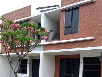 Rumah Mole. Ciputat, Baru 2 LANTAI, Mewah Harga Murah di Tangsel, Kota Tangerang Selatan Jual Dijual