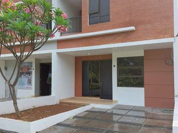 Rumah Mole. Ciputat, Baru 2 LANTAI, Mewah Harga Murah di Tangsel, Kota Tangerang Selatan Jual Dijual
