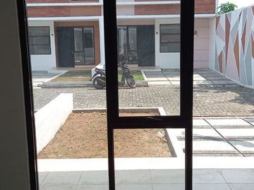 Rumah Mole. Ciputat, Baru 2 LANTAI, Mewah Harga Murah di Tangsel, Kota Tangerang Selatan Jual Dijual