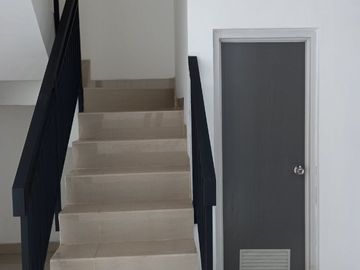 Rumah Mole. Ciputat, Baru 2 LANTAI, Mewah Harga Murah di Tangsel, Kota Tangerang Selatan Jual Dijual