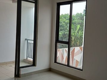 Rumah Mole. Ciputat, Baru 2 LANTAI, Mewah Harga Murah di Tangsel, Kota Tangerang Selatan Jual Dijual