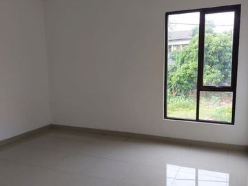 Rumah Mole. Ciputat, Baru 2 LANTAI, Mewah Harga Murah di Tangsel, Kota Tangerang Selatan Jual Dijual