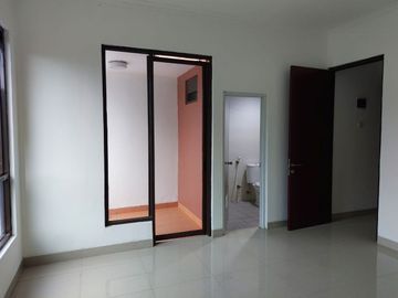 Rumah Mole. Ciputat, Baru 2 LANTAI, Mewah Harga Murah di Tangsel, Kota Tangerang Selatan Jual Dijual