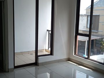 Rumah Mole. Ciputat, Baru 2 LANTAI, Mewah Harga Murah di Tangsel, Kota Tangerang Selatan Jual Dijual