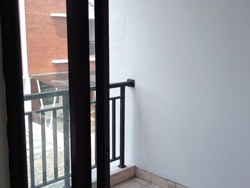 Rumah Mole. Ciputat, Baru 2 LANTAI, Mewah Harga Murah di Tangsel, Kota Tangerang Selatan Jual Dijual