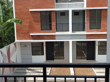 Rumah Mole. Ciputat, Baru 2 LANTAI, Mewah Harga Murah di Tangsel, Kota Tangerang Selatan Jual Dijual