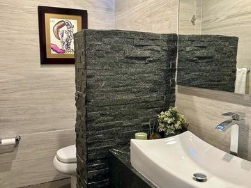 CASA EN VENTA BUGAMBILIAS