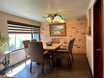 CASA EN VENTA BUGAMBILIAS