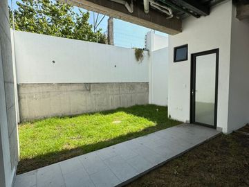 Venta  Casas Duplex de 2 Habitaciones Tumbaco