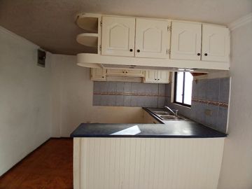 Casa en venta en conjunto habitacional San Bartolo Sur de Quito