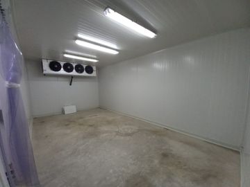 ¡Gran Oportunidad! Venta de Local Comercial Totalmente Implementado en Santa Catalina, La Victoria 🏢🚛