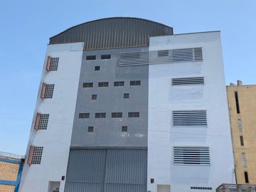 ¡Gran Oportunidad! Venta de Local Comercial Totalmente Implementado en Santa Catalina, La Victoria 🏢🚛