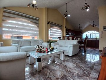 Casa y amplio terreno en venta en el Valle de los Chillos Fajardo