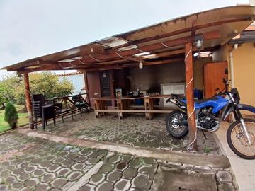 Casa y amplio terreno en venta en el Valle de los Chillos Fajardo