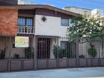 Casa u Oficina en Venta en Jardines del Moral, León, Gto.