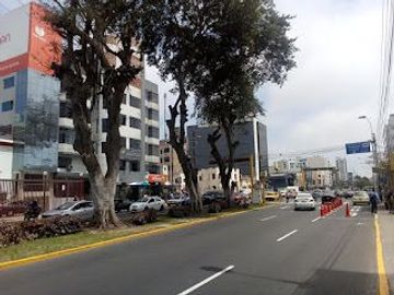 ALQUILER DE DEPARTAMENTO EN AV. AREQUIPA 120m2, LIMITE CON SAN ISIDRO