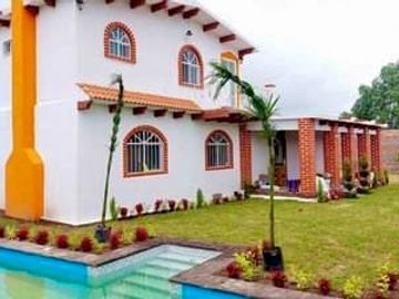VENTA DE HERMOSA CASA EN OJO CALIENTE, CON HERMOSAS VISTAS A LA MONTAÑA.