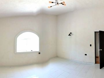 VENTA DE HERMOSA CASA EN OJO CALIENTE, CON HERMOSAS VISTAS A LA MONTAÑA.
