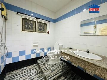 2-storey detached house, 60 sq.w., Buriram Rangsit Village, Lam Luk Ka, Khlong 4, near Yaem Sa-at Rangsit School, Rangsit-Nakhon Nayok Road, Phra Ong