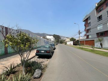 OPORTUNIDAD DE INVERSIÓN INMOBILIARIA ÚNICA, TERRENO PREMIUM EN ESQUINA SANTIAGO DE SURCO –  ÁREA TOTAL: 1,375.86M2: US$ 1,380.95 X M2.
