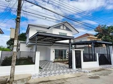 บ้านเดี่ยว มีนบุรี นิมิตรใหม่ หมู่บ้านคาซาลีน่า 2   52.5 ตรว 4 ห้องนอน  3 ห้องน้ำ 1 ห้องครัว 1 ห้องนั่งเล่น