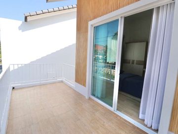 4 Bedrooms detached house for sale Minimal Muji style in Mueang Kaew, Mae Rim. Close to Nong Jom intersection. Fully furnished.