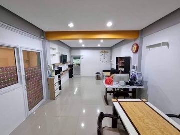 For sale 2 commercial buildings, Mit Samphan Road, Ang Sila, Chonburi