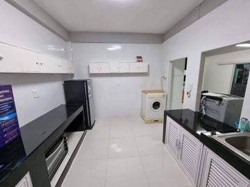 For sale 2 commercial buildings, Mit Samphan Road, Ang Sila, Chonburi