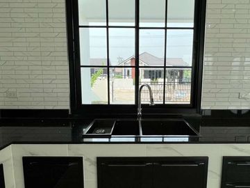 For sale: European-style single-family house outside the project, Khunkhong area, behind Kad Farang, prime location Near Hang Dong District