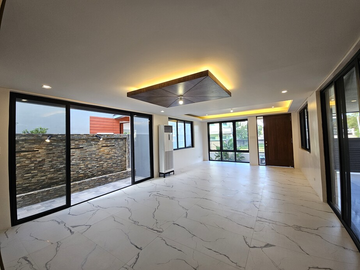 🏡 FOR SALE: New 3-Level House with 4-Car Garage and Community Perks in Paranaque City 🌟