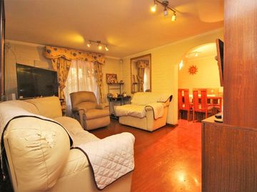Estupenda Oportunidad Habitacional Y Comercial En Pajaritos
