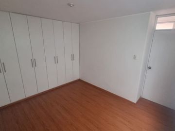 AMPLIO FLAT CON INGRESO INDEPENDIENTE COMO CASA EN JLBYR. GRIFO MONTERREY