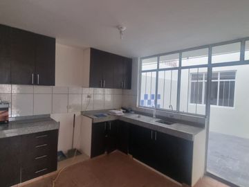 AMPLIO FLAT CON INGRESO INDEPENDIENTE COMO CASA EN JLBYR. GRIFO MONTERREY