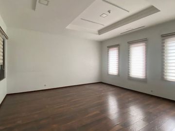 Dijual Rumah Besar 2 Lantai Pinggir Jalan Utama Bintaro Jaya