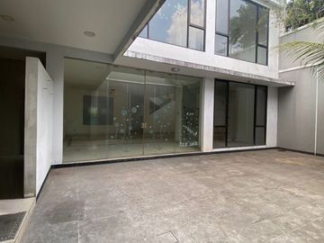 Dijual Rumah Besar 2 Lantai Pinggir Jalan Utama Bintaro Jaya