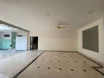 Dijual Rumah Besar 2 Lantai Pinggir Jalan Utama Bintaro Jaya