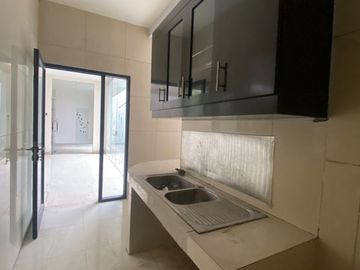 Dijual Rumah Besar 2 Lantai Pinggir Jalan Utama Bintaro Jaya