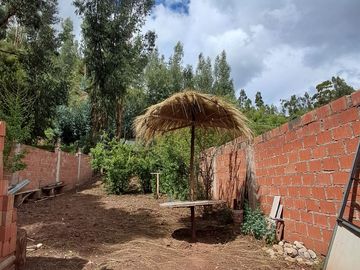 SE VENDE LINDA CASITA CON UNA AMPLIA ÁREA DE TERRENO DE 468.88m2 EN LA LOCALIDAD DE HUASAO