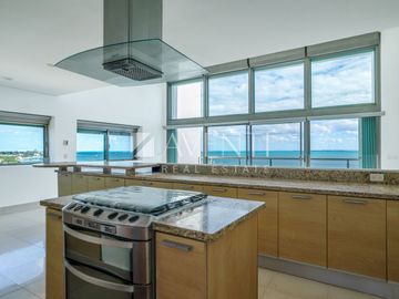 Penthouse en Venta, Puerto Juarez, Cancún, Quintana Roo.
