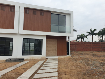 Casa en Venta en Ciudad Celeste etapa La Brisa, Ecuador