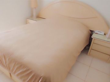 Venta De Casa De Dos Pisos Y Azotea En Los Olivos, Frente A Parque Del Niño
